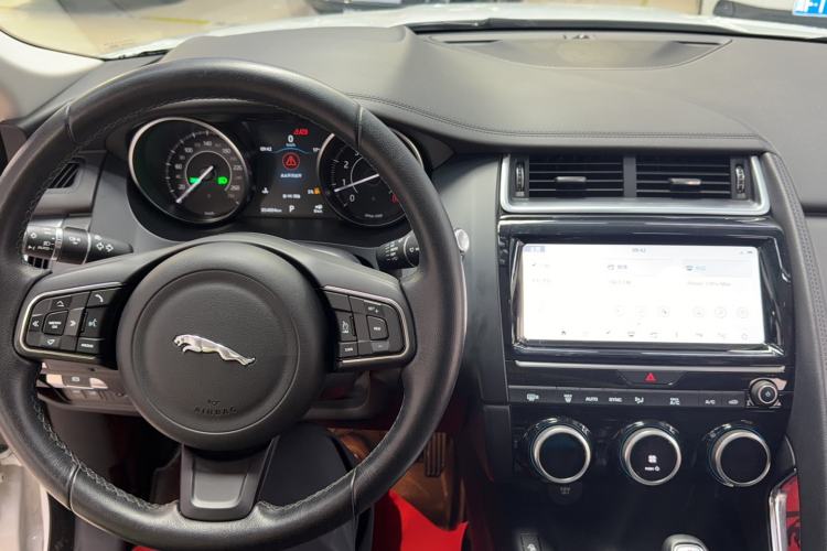 Used Jaguar E-PACE 2018 P200 S China VI Audio And AC Panel
