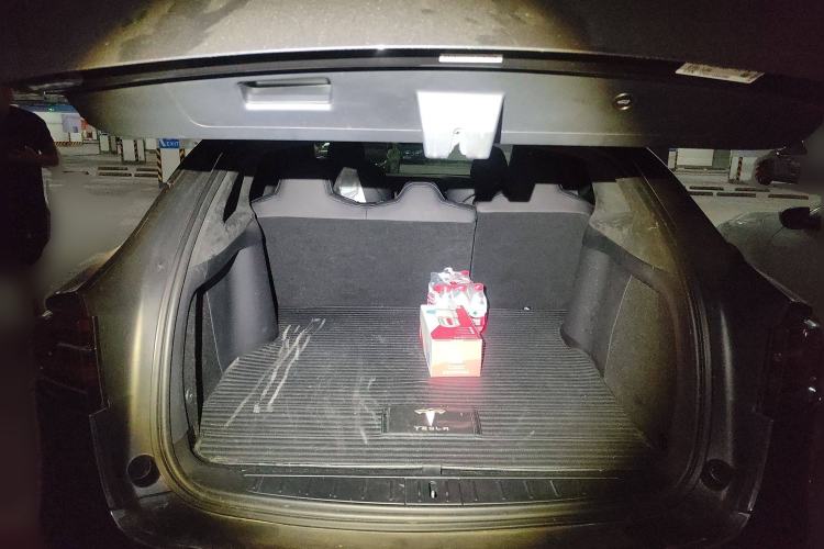 Used Tesla Model X 2019 Long-Range Version Trunk