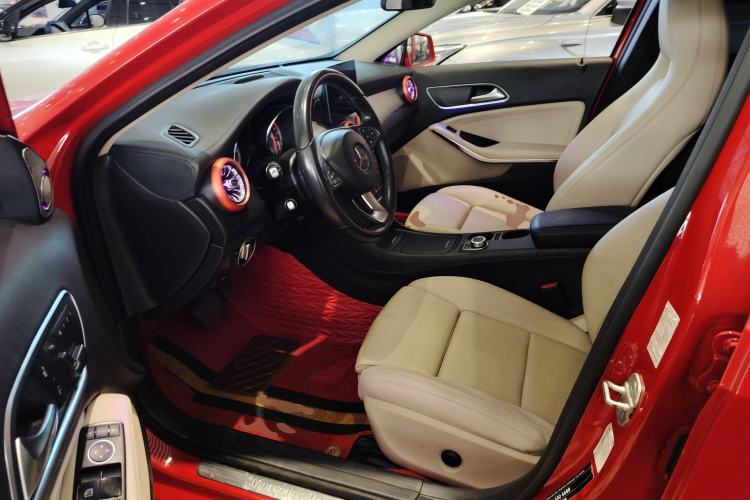 Used Mercedes-Benz GLA 2016 GLA 220 4MATIC Fashion Edition Left Front Seat