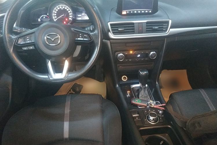 Used Mazda 3 Axela 2017 Hatchback 1.5L Automatic Luxury Model Emission Standard China V Center Console