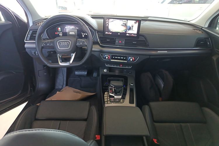 Used Audi Q5L 2022 40T Luxury Dynamic Model Center Console