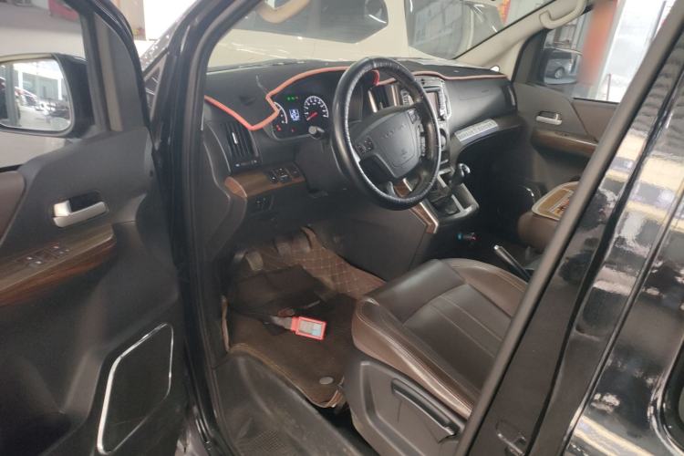 Used FORTHING Lingzhi PLUS 2021 2.0L Manual Luxury 7-Seater Driver Seat