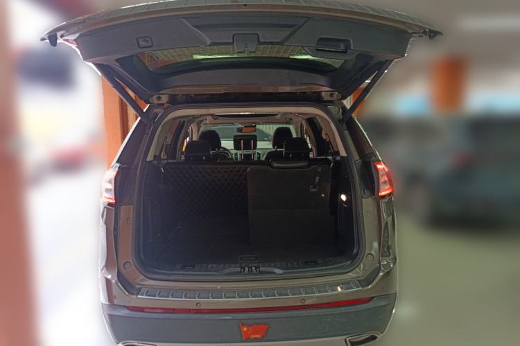 Used Ford Edge 2016 EcoBoost 245 Two-Wheel-Drive Titanium 7-Seater Trunk