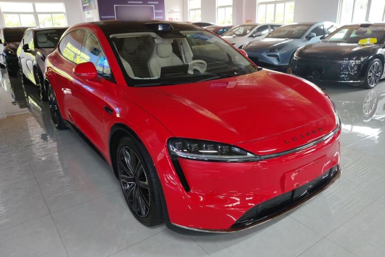 Used Hima Luxeed R7 2024 All-Electric 736 km Ultra Front Right 45 Deg