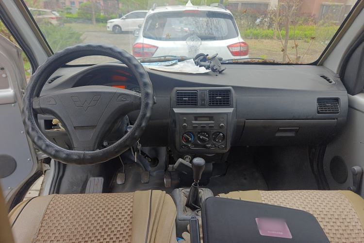 Used Wuling Rongguang 2011 1.2L Base Version Center Console