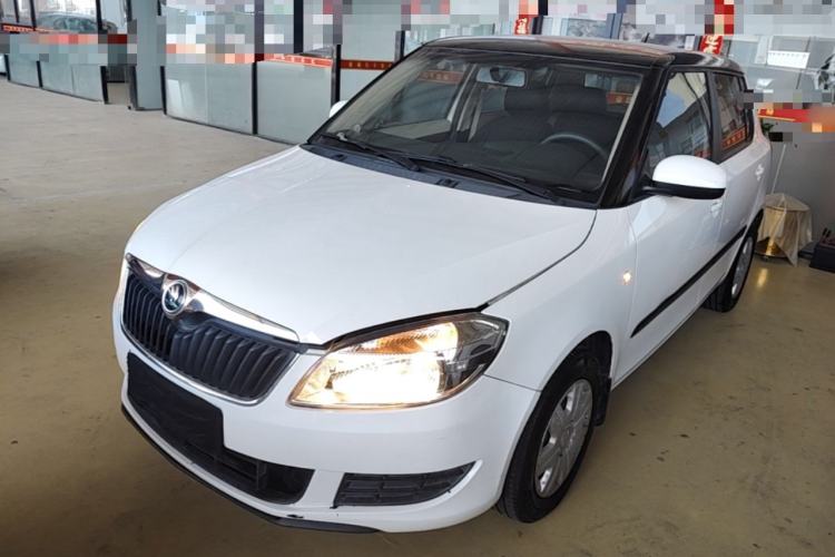 Used Skoda Fabia 2014 1.4L Automatic Crystal Edition