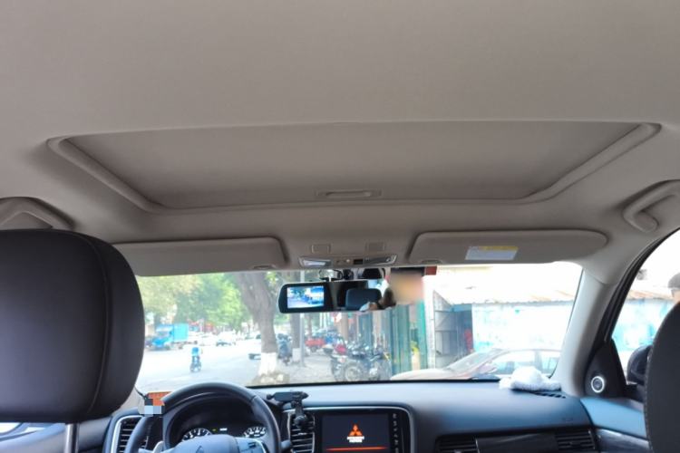 Used Mitsubishi Outlander 2020 2.4L 4x4 Zhi Xiang Edition 7-Seater
