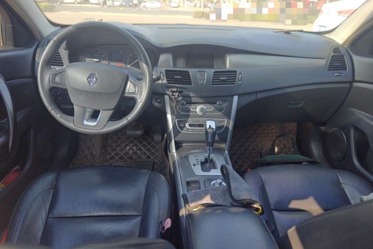 Used Renault Latitude 2011 2.0L CVT Luxury Navigation Edition
