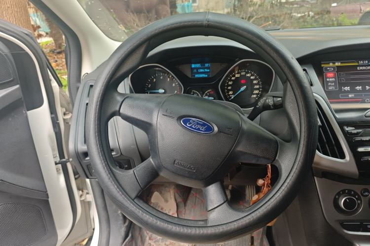 Used Ford Focus 2012 Hatchback 1.6L Automatic Comfort Model Steering Wheel