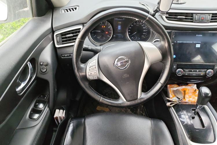 Used Nissan X-Trail 2014 2.0L CVT Comfort Edition 2WD Steering Wheel