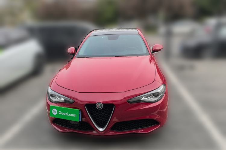 Used Alfa Romeo Giulia 2017 2.0T 200HP Luxury Edition
