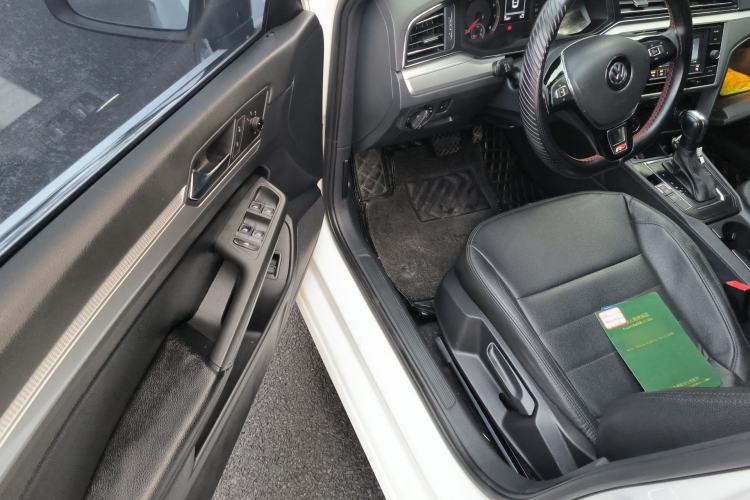 Used Volkswagen Lamando 2019 230TSI DSG Fashion Edition China V Standard Driver Seat