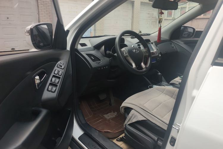 Used Hyundai ix35 2012 2.0L Automatic 4x4 Prestige Edition GLS Driver Seat