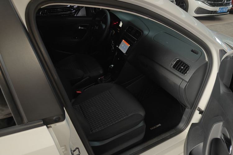 Used Volkswagen Polo 2014 1.6L Automatic Comfort Edition
