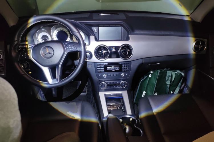 Used Mercedes-Benz GLK-Class 2013 GLK 300 4MATIC Fashion Model Center Console