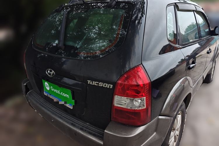 Used Hyundai Tucson 2009 2.0L Automatic Two-Wheel Drive with Sunroof