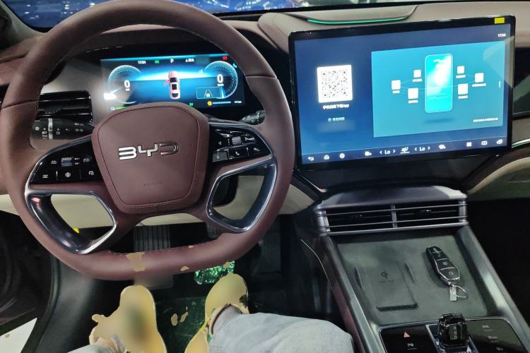 Used BYD Seal 2024 HONOR Edition DM-i 1.5T 121km Flagship Model
