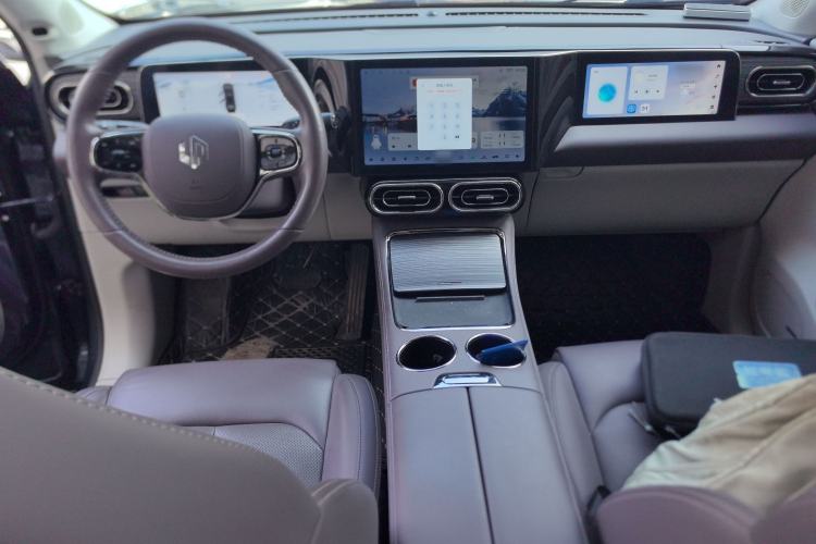 Used Leapmotor C11 2023 Pure Electric 500 Smart Edition Center Console