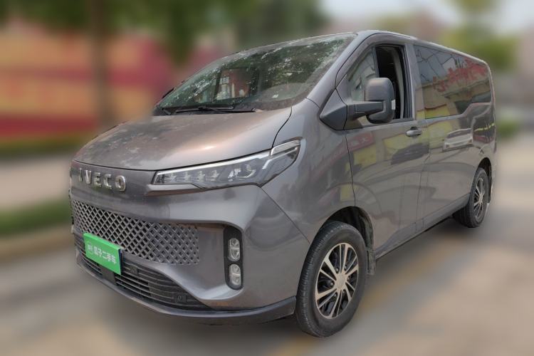 Used Iveco Fidato 2023 C30 Passenger Van 2.0T 93kW Manual Transmission Xingtu Edition Low Roof