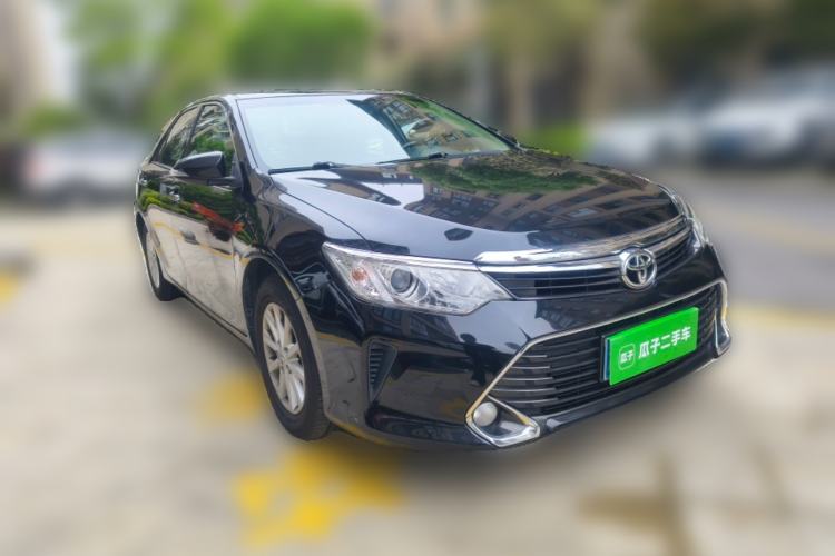 Used Toyota Camry 2016 2.0G 10th Anniversary Leading Edition Front Right 45 Deg