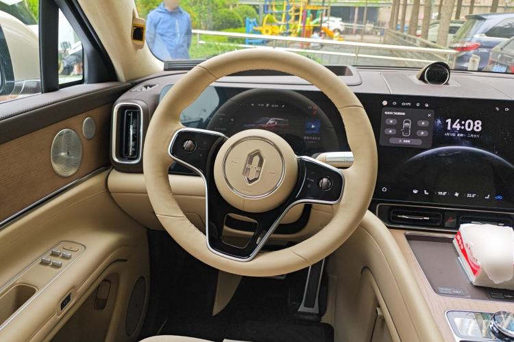 Used Hima AITO M9 2025 Extended-Range Ultra Version 52 kWh 6-Seater Steering Wheel