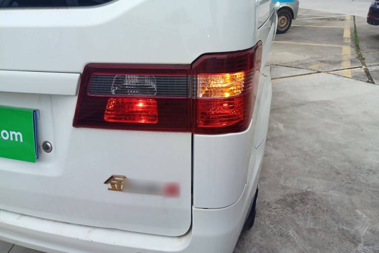 Used Jinbei Gold Hiace M Classic 2023 1.5L Engineering Lion Passenger Vehicle 5/6/7 Seats
