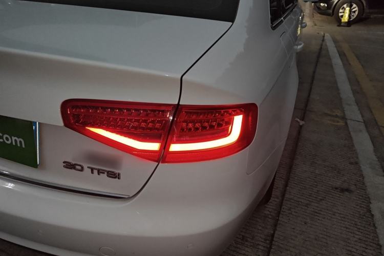 Used Audi A4L 2016 30 TFSI Collector's Edition Automatic Comfort Model Right Rear Taillight