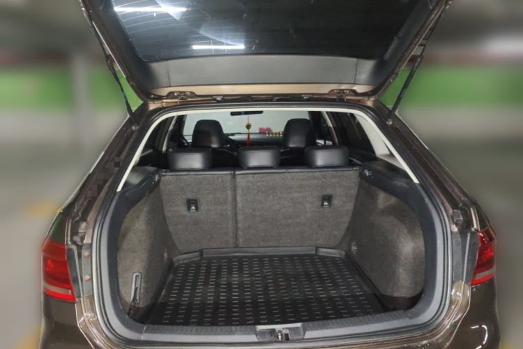 Used Volkswagen Gran Lavida 2013 1.6L Automatic Comfort Model Trunk