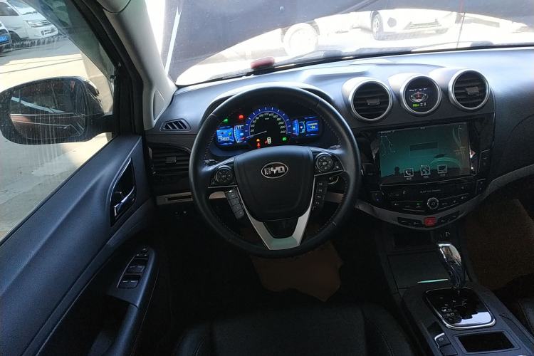 Used BYD S7 2015 2.0T Automatic Prestige Model