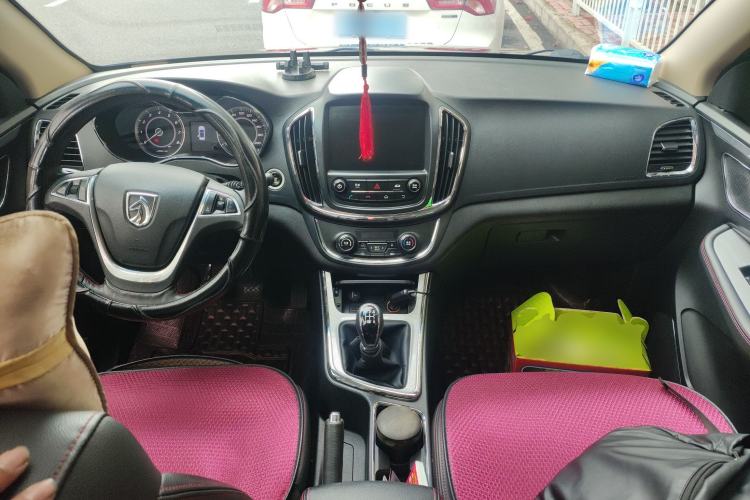 Used Baojun 560 2015 1.8L manual luxury version