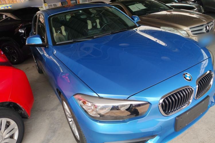 Used BMW 1 Series 2018 118i Leading Model Front Right 45 Deg