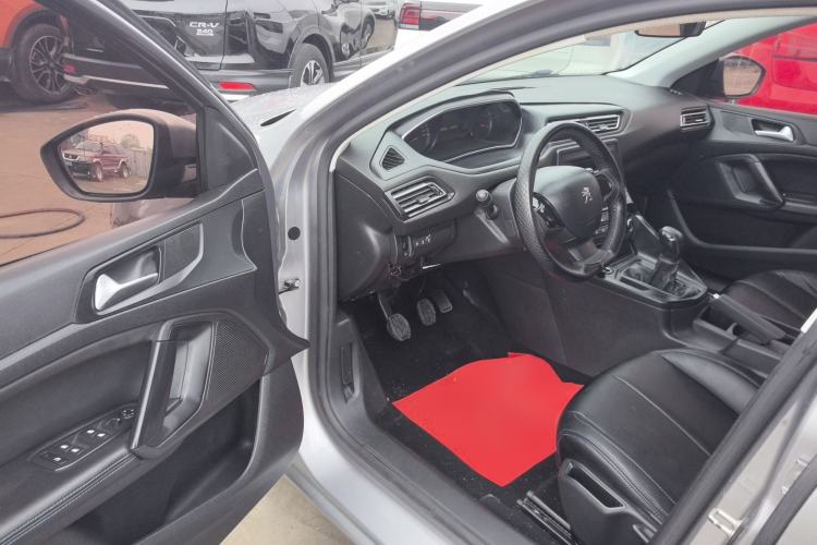 Used Peugeot 308 2016 1.6L Manual Fashion Edition Driver Seat