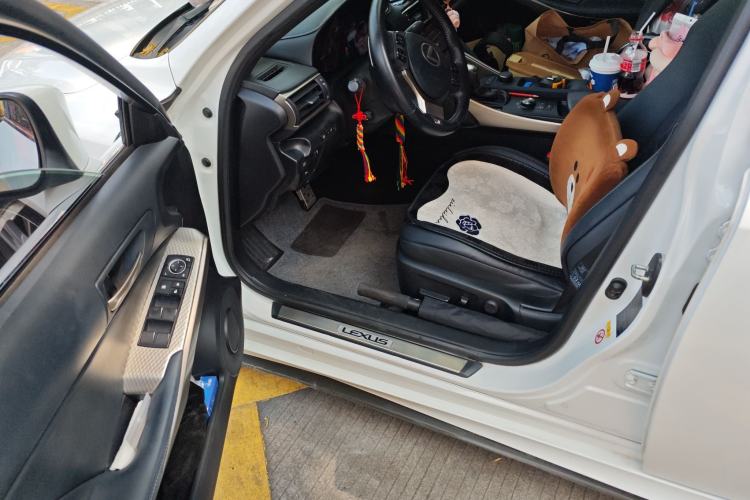 Used Lexus IS 2017 300 F SPORT Edition Driver Seat