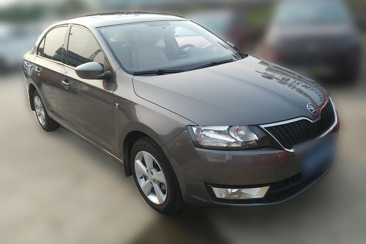 Used Skoda Rapid 2016 1.6L Manual Trend Edition Front Right 45 Deg