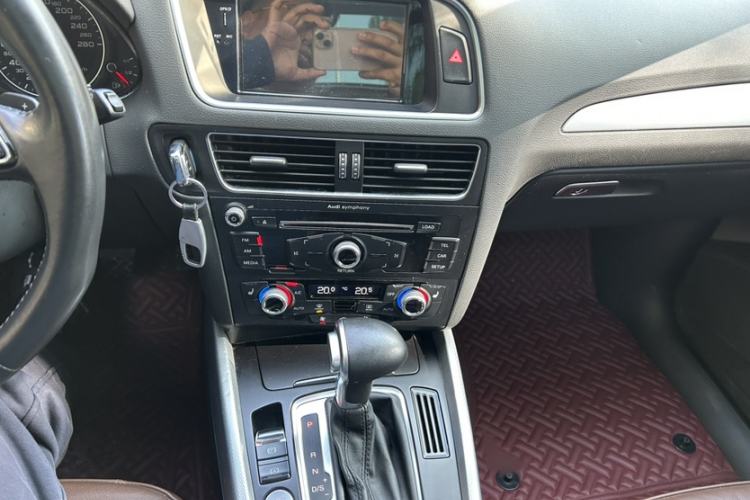 Used Audi Q5 2017 40 TFSI Technology Edition Gear Lever