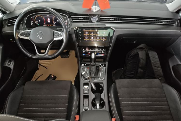 Used Volkswagen Magotan 2020 380TSI DSG Luxury Version Center Console