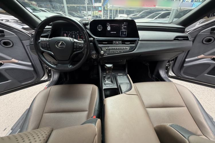 Used Lexus ES 2021 200 Excellence Edition
