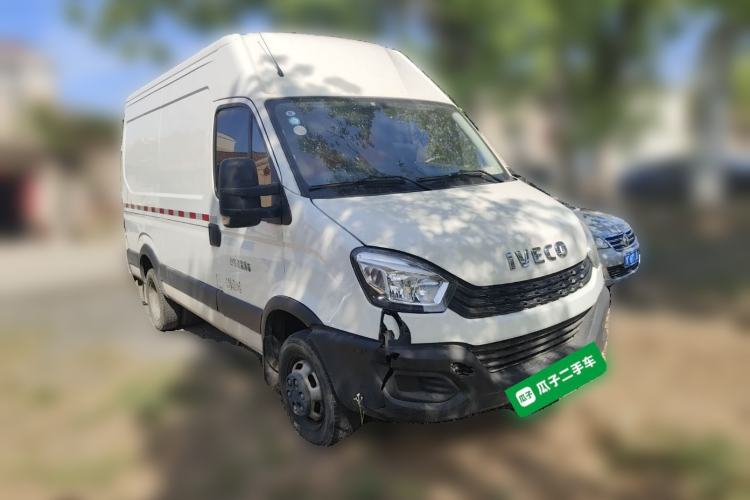 Used Iveco Eurocargo 2021 2.0T Manual - Yunrui Long Wheelbase Short Overhang High Roof Manual Doors – F1A Front Right 45 Deg