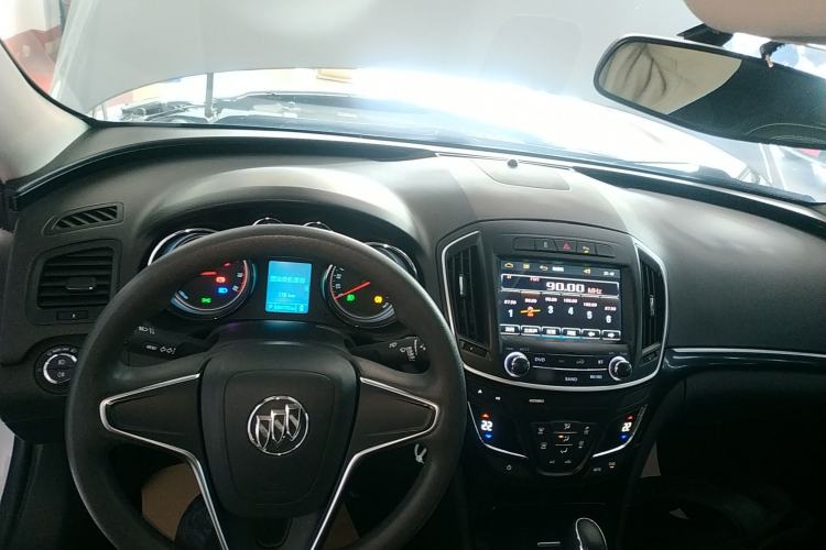 Used Buick Regal 2015 1.6T Leading Technology Model Center Console