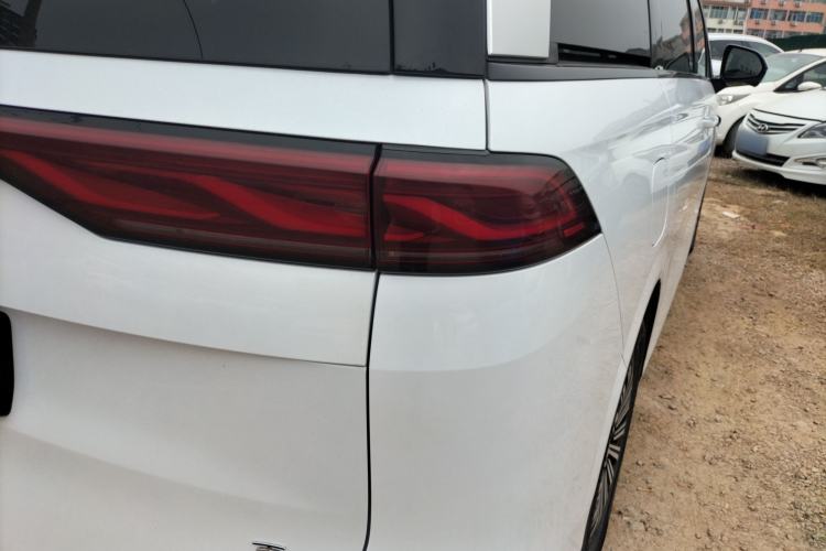 Used BYD Xia 2025 DM-i 1.5T 180km Excellence Model Right Rear Taillight
