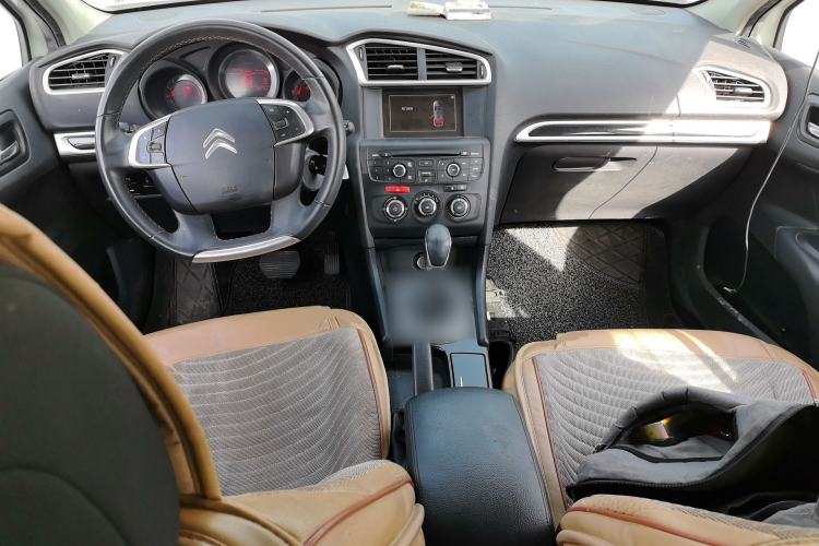 Used Citroen C4L 2015 1.2T Automatic Luxury Edition Center Console