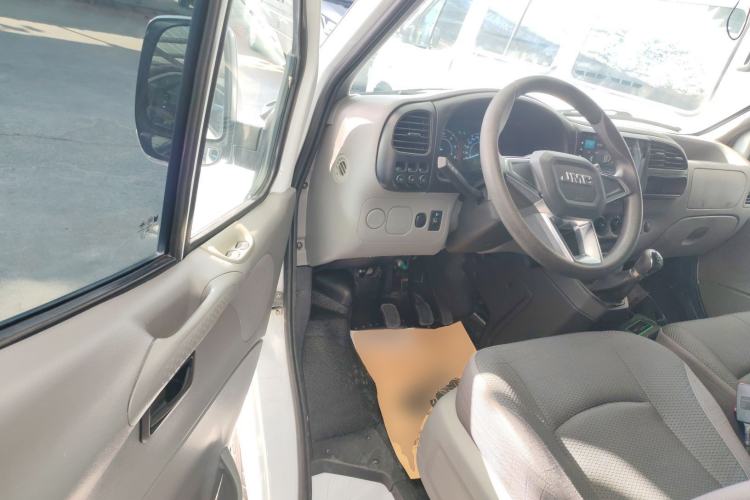 Used JMC Transit 2017 2.8T Commercial Version Short Wheelbase Mid-Roof 6/7/8-Seater JX493

