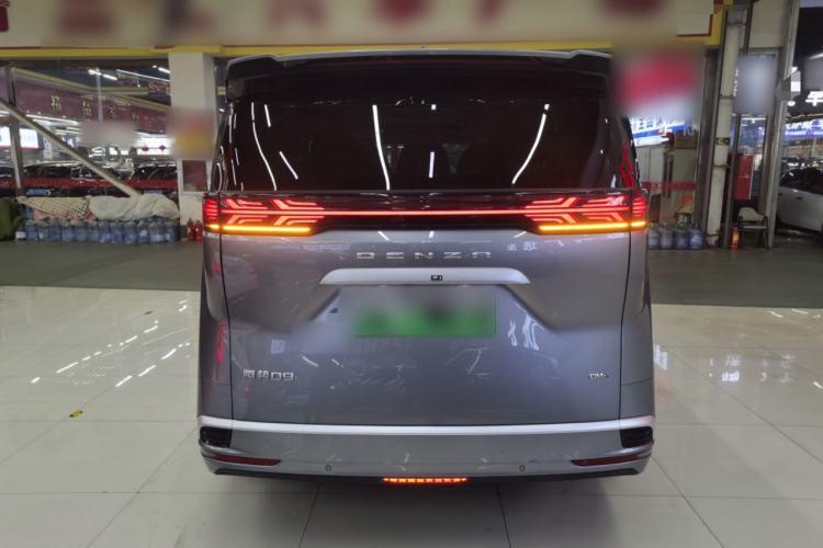 Used Denza D9 2022 DM-i 1040 Prestige Model