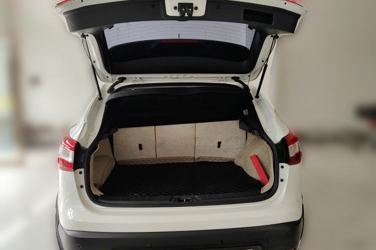 Used Nissan Qashqai 2016 2.0L CVT Elite Edition Trunk