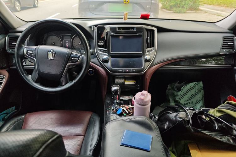 Used Toyota Crown 2018 2.0T Sport Edition Center Console