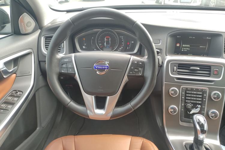 Used Volvo S60 2015 S60L T5 Intelligent Drive Edition Steering Wheel