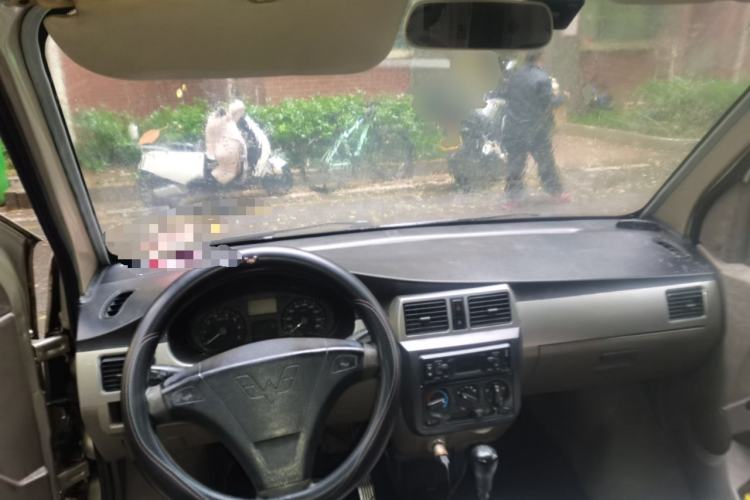 Used Wuling Rongguang 2011 1.2L Comfort Model Center Console