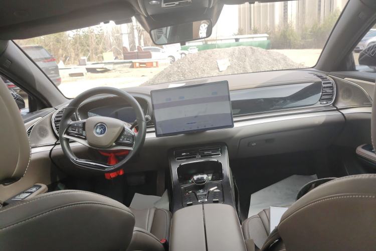 Used BYD Han 2022 EV Genesis Edition 715KM Front-Wheel-Drive Prestige Model
