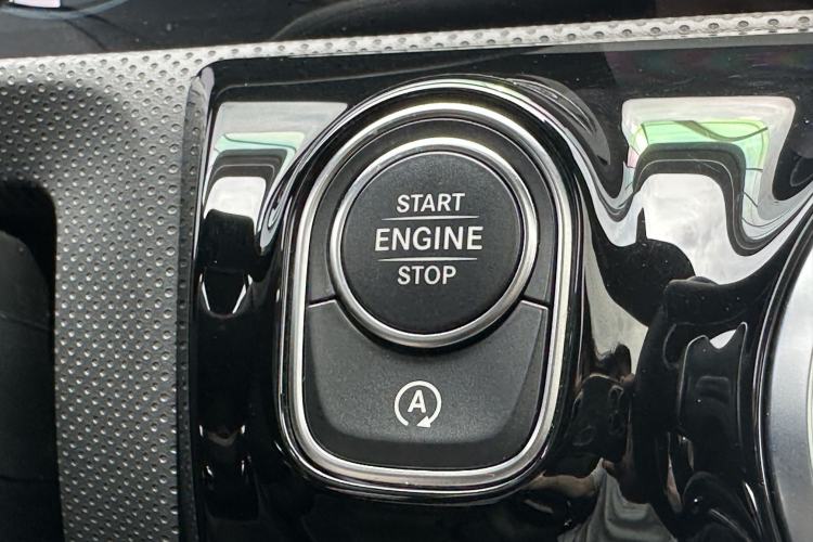 Used Mercedes-Benz A-Class 2022 Revised Version A 200 L Sport Sedan Fashionable Style Interior 15