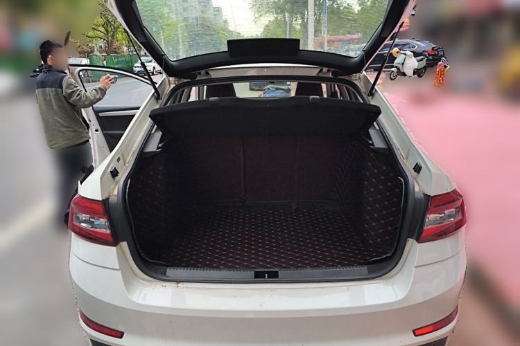 Used Skoda Octavia 2019 1.5L Automatic Comfort Edition Trunk